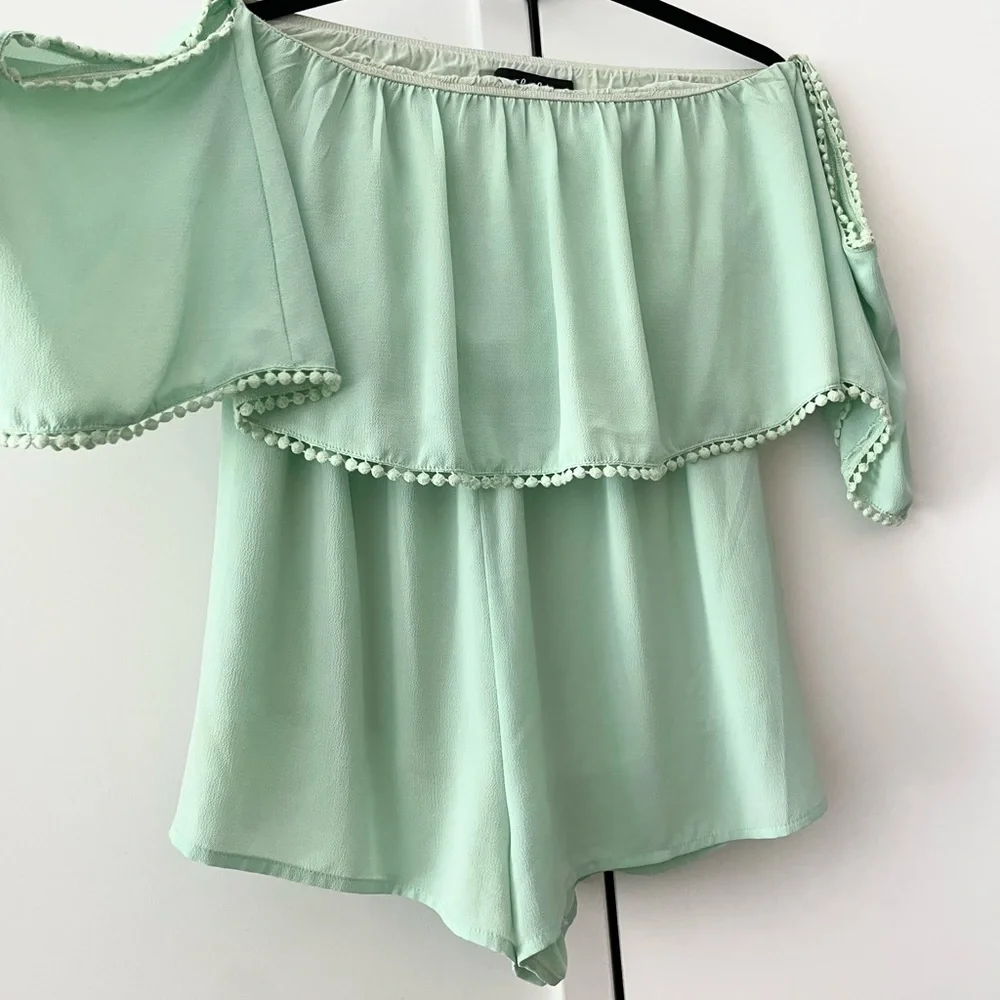 Mint off-the-shoulder romper - Picture 2 of 2